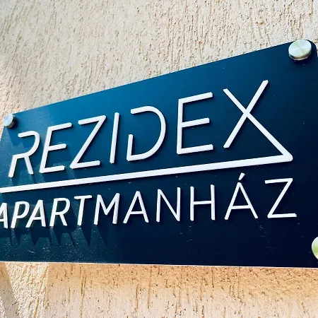 アパートホテル Rezidex Apartmanhaz